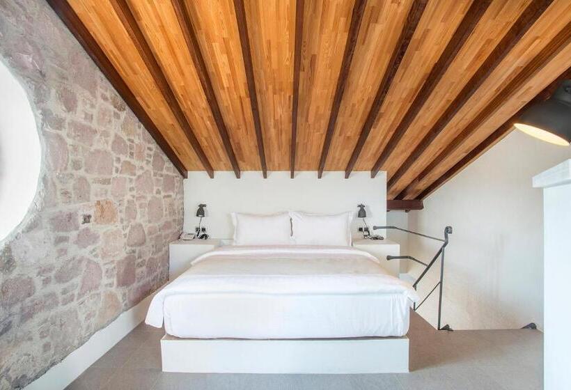 سوییت دوبلکس, Cunda Labris