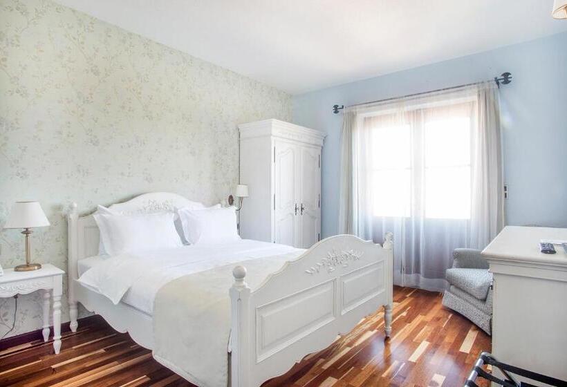 اتاق استاندارد با بالکن و چشم‌انداز دریا, Cunda Labris