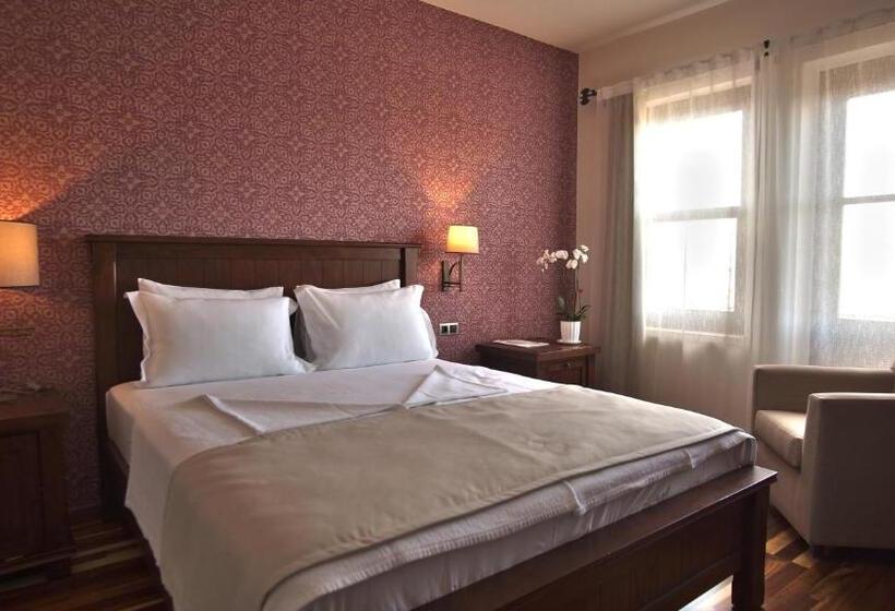 اتاق استاندارد با بالکن و چشم‌انداز دریا, Cunda Labris