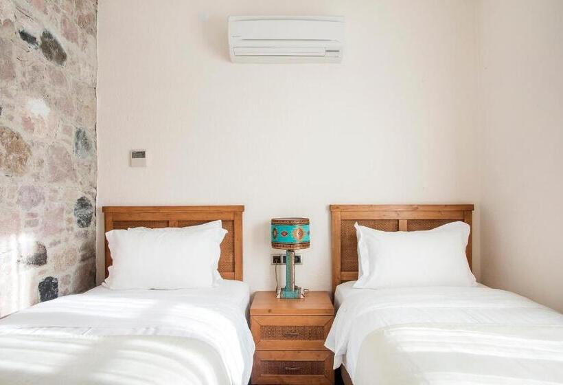 سوییت خانوادگی, Cunda Labris