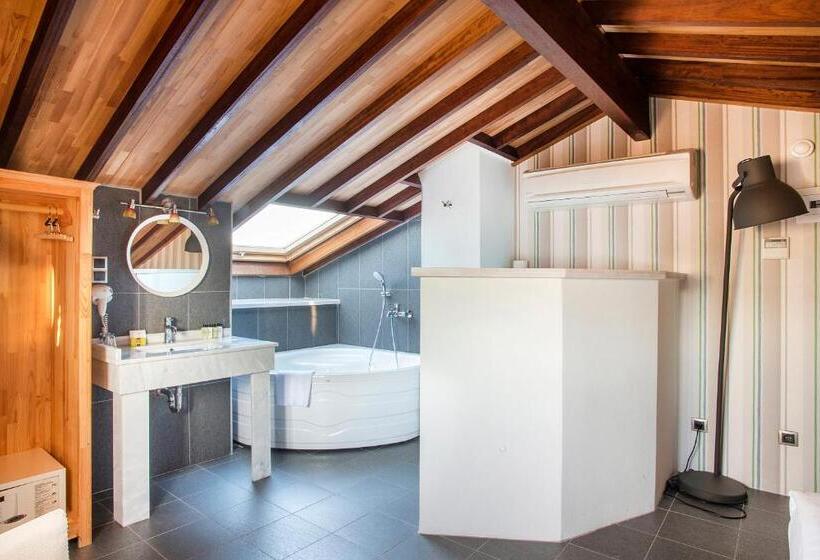 سوییت دوبلکس, Cunda Labris