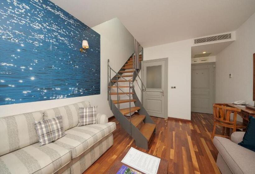 سوییت دوبلکس, Cunda Labris