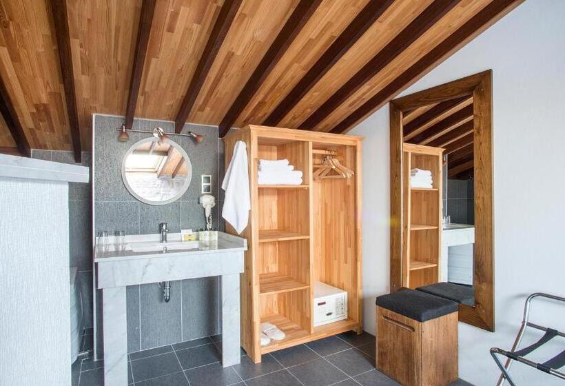 سوییت دوبلکس, Cunda Labris