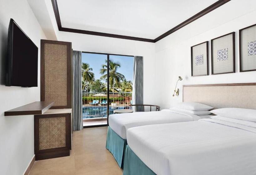 프리미엄 룸 풀장 전망, Fairfield By Marriott Goa Anjuna