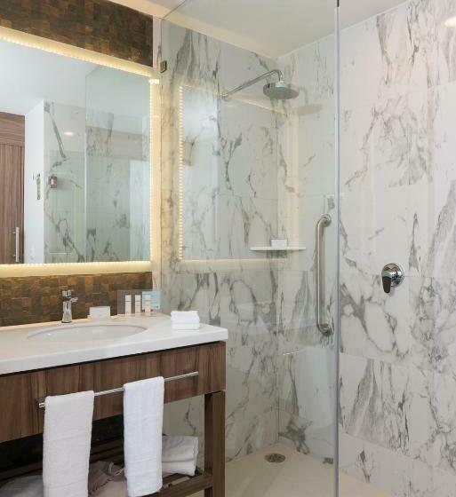 Номер Стандарт, Hampton Inn By Hilton Irapuato