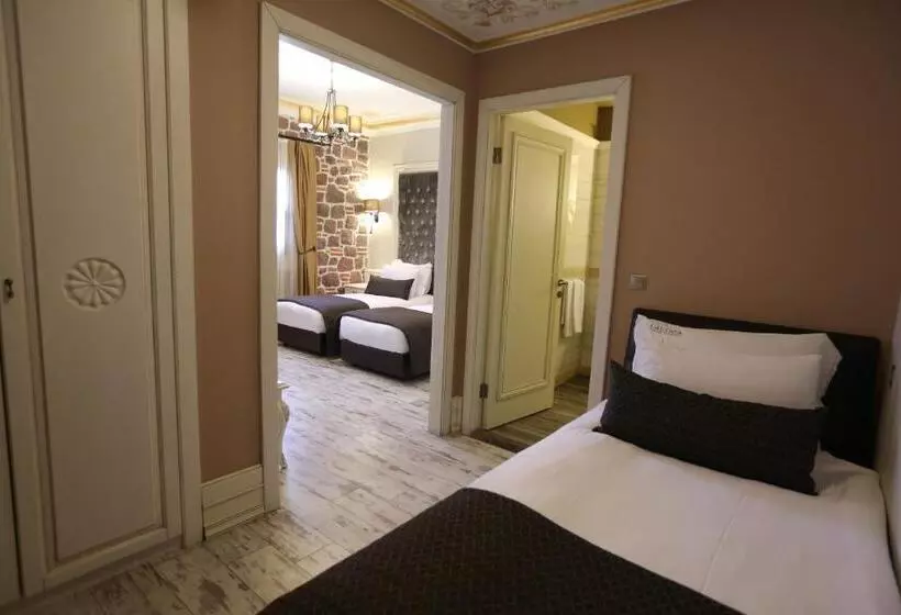 اتاق سوپریور سه تخته, L Agora Old Town Hotel & Bazaar