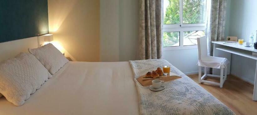 スタンダードルーム, Les Secrets Château Pey La Tour   Logis Hôtels & Restaurant