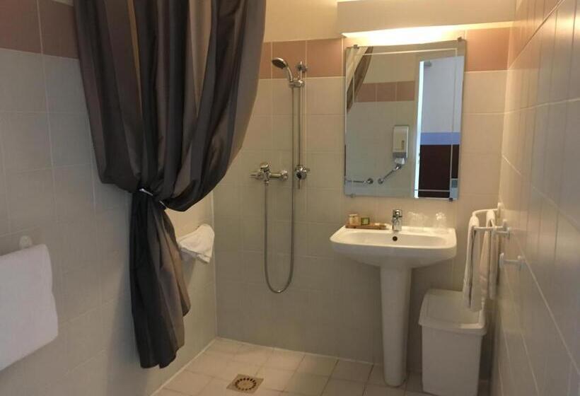 ガーデンビュースタンダードルーム, Les Secrets Château Pey La Tour   Logis Hôtels & Restaurant