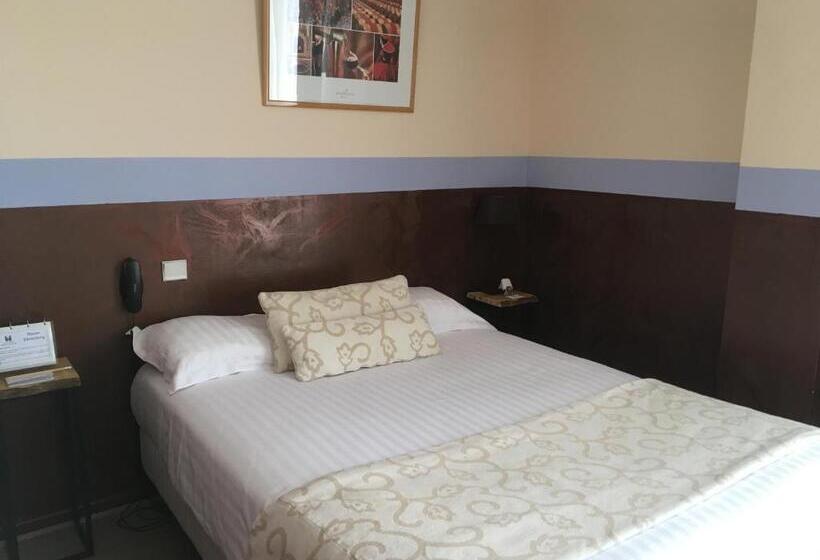 ガーデンビュースタンダードルーム, Les Secrets Château Pey La Tour   Logis Hôtels & Restaurant