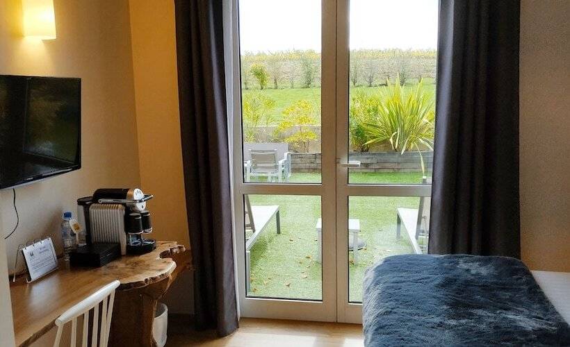 スタンダードルーム, Les Secrets Château Pey La Tour   Logis Hôtels & Restaurant