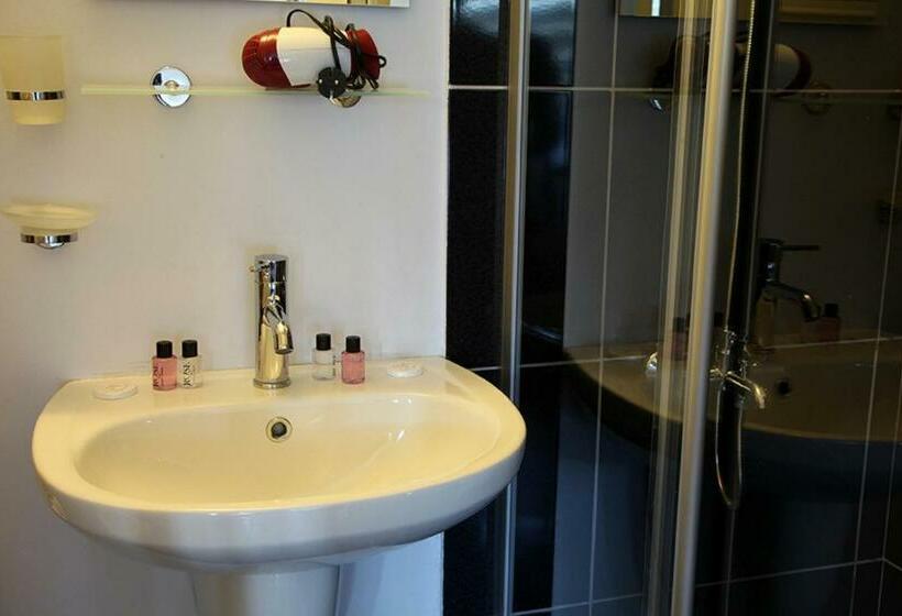 スタンダードルーム, Taksim Trust