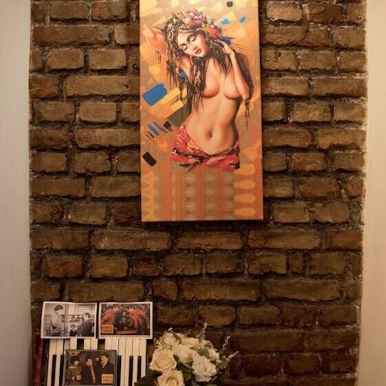 スタンダードトリプルルーム, Taksim Trust