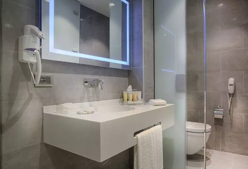 سوییت, Tav Airport Hotel Izmir