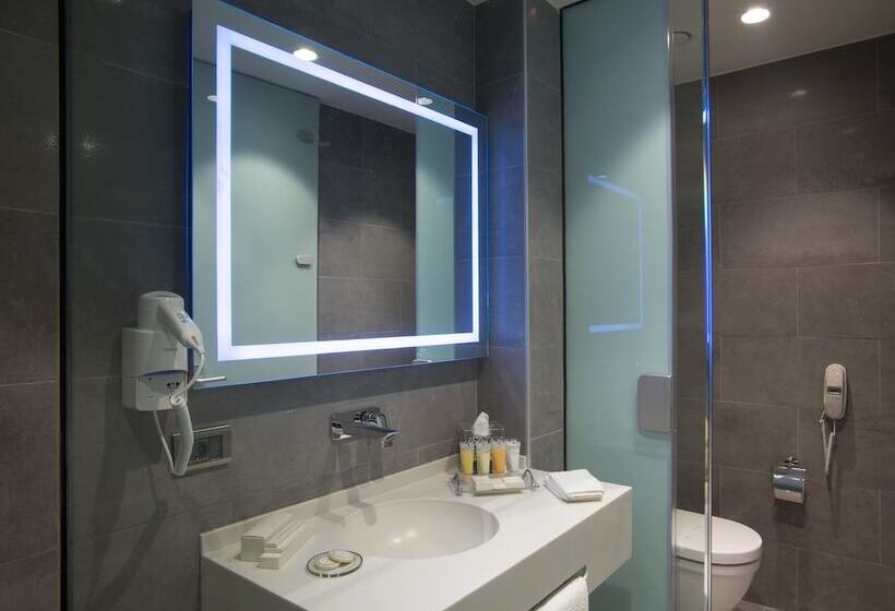 سوییت, Tav Airport Hotel Izmir