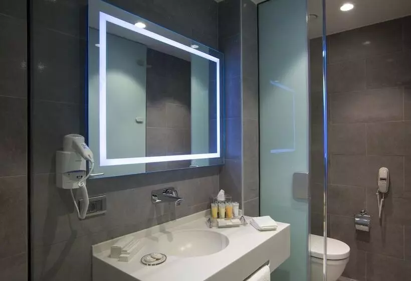 سوییت, Tav Airport Hotel Izmir