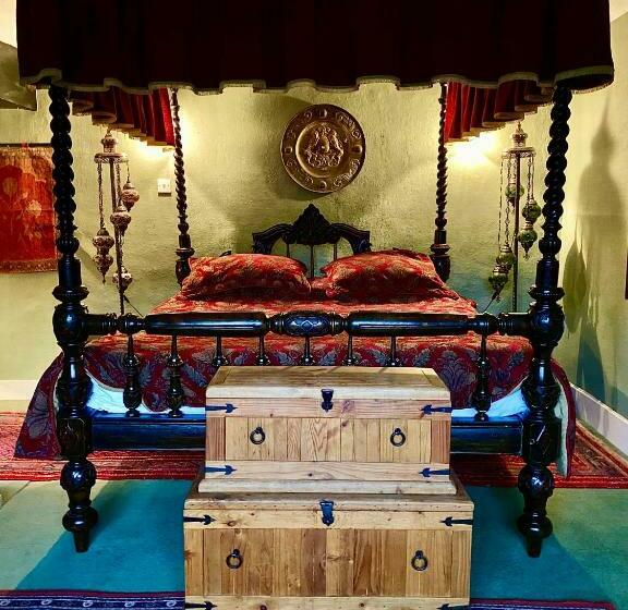 غرفة سوبيريور, The Dusthole