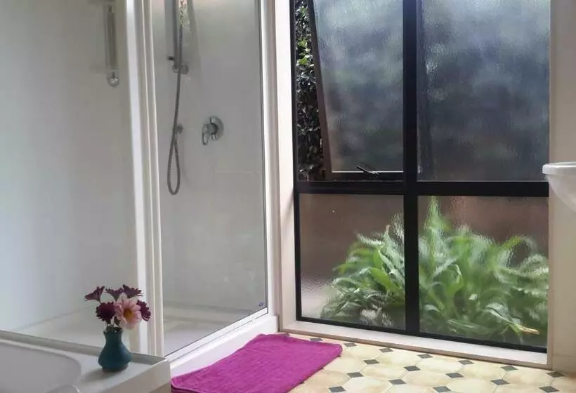 اتاق استاندارد با چشمانداز باغ, Jade Owl Bed And Breakfast