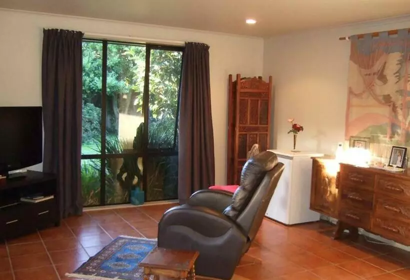 اتاق استاندارد با چشمانداز باغ, Jade Owl Bed And Breakfast