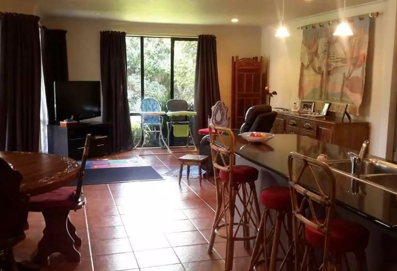 اتاق استاندارد با چشمانداز باغ, Jade Owl Bed And Breakfast