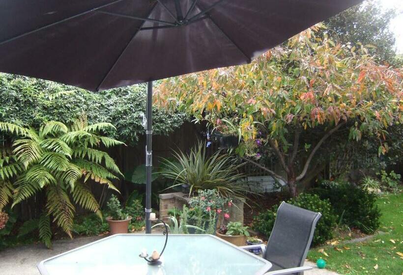 غرفة قياسية مطلّة علي الحديقة, Jade Owl Bed And Breakfast