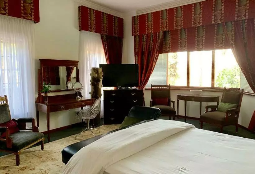 اتاق لوکس با تخت بزرگ, Le Must Residence
