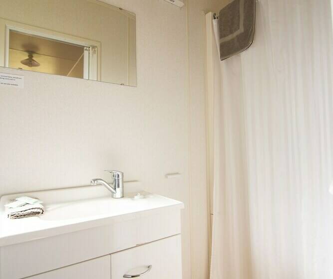 패밀리 스튜디오, Stratford Motel & Holiday Park