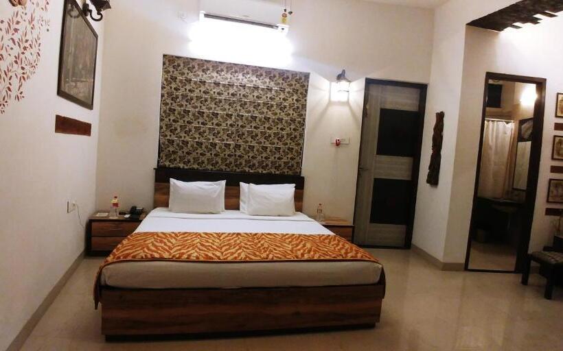 Трехместный Номер Комфорт, Tathastu Resort Pench  Luxury Wildlife Resort
