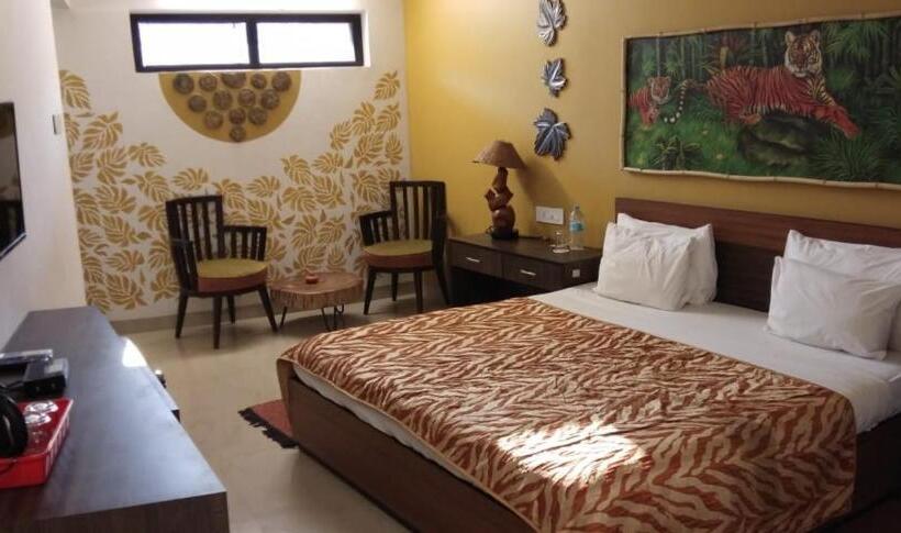 חדר קומפורט לשלושה, Tathastu Resort Pench  Luxury Wildlife Resort