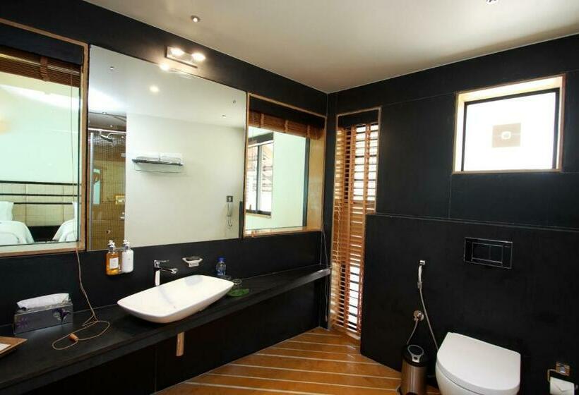 ویلای یک اتاق خوابه با استخر شنا, The Ibnii   Eco Luxury Resort