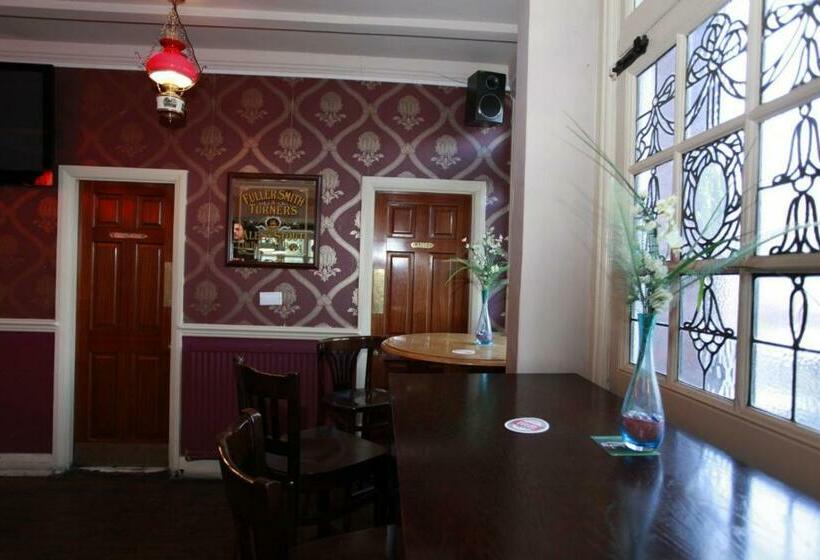 Номер Стандарт Совместная Ванная, Heathrow Stay