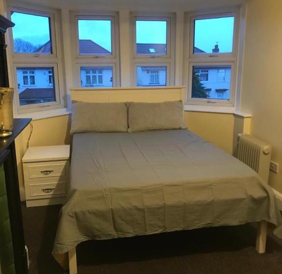 Номер Стандарт, Heathrow Stay