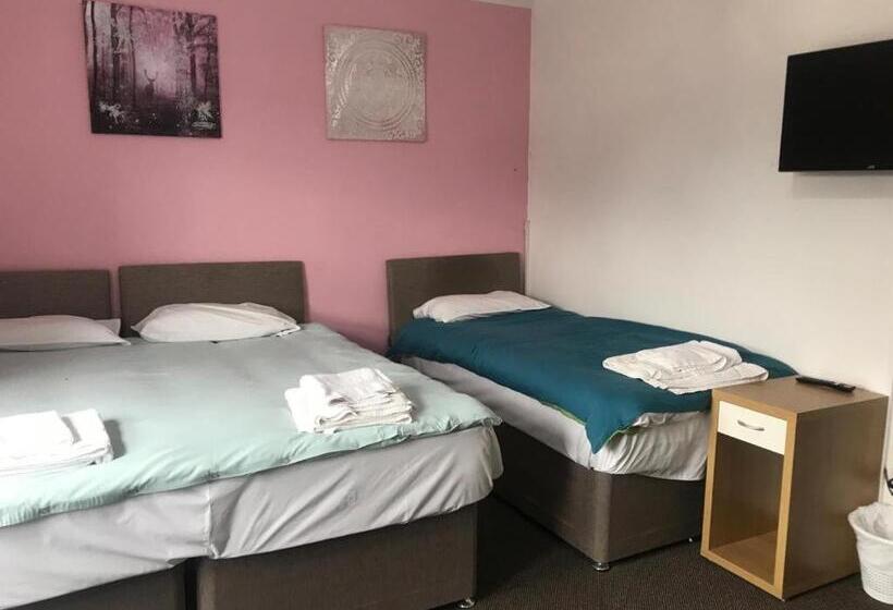 Семейный Номер, Heathrow Stay