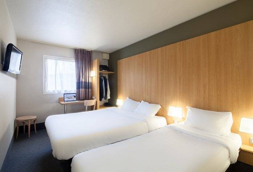 Номер Стандарт Трехместный, B&b Hotel Clermont Ferrand Nord Riom