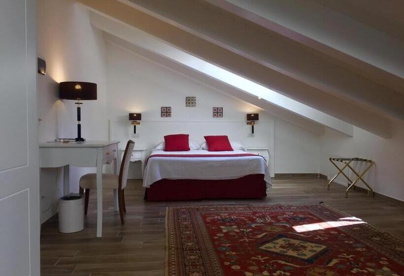 Номер Стандарт Трехместный, Amalfi Luxury House