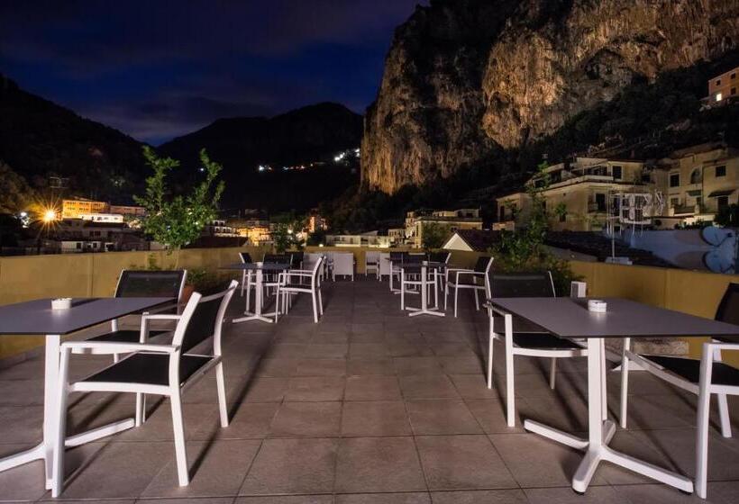 Номер Стандарт, Amalfi Luxury House