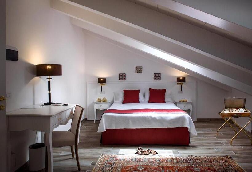 Номер Стандарт Трехместный, Amalfi Luxury House