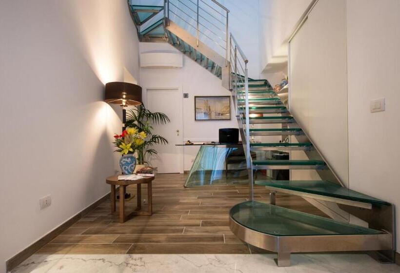 Номер Стандарт Трехместный, Amalfi Luxury House