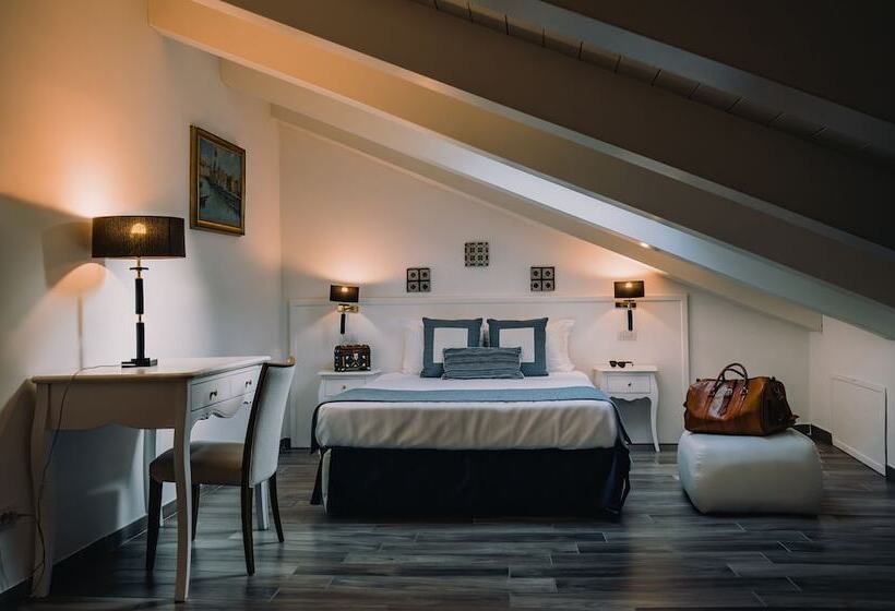 Номер Стандарт Трехместный, Amalfi Luxury House