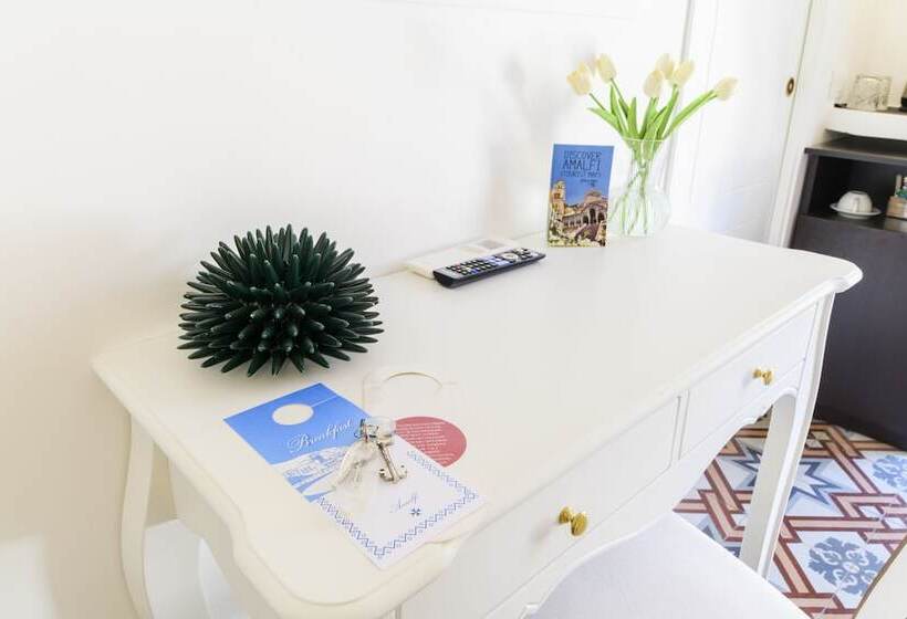 Номер Стандарт Трехместный, Amalfi Luxury House