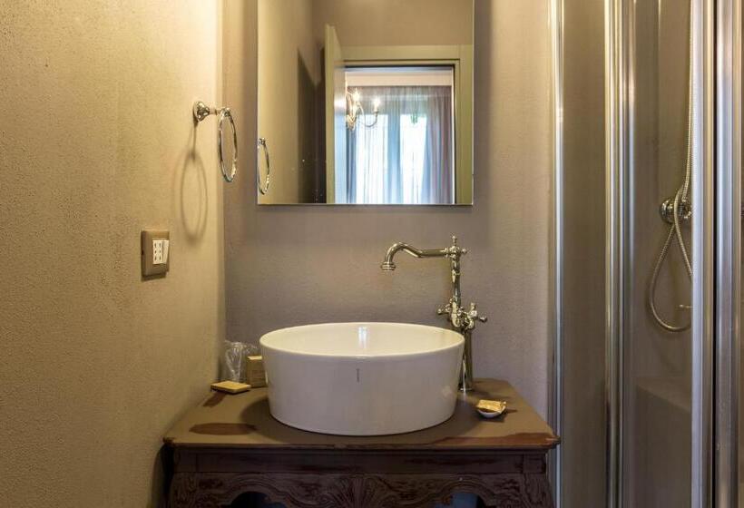 이코노미 룸, La Maison De Vi