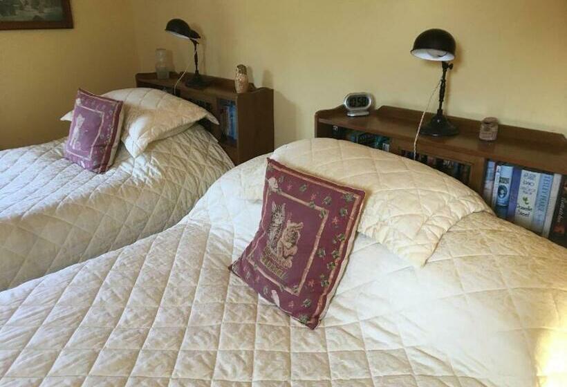 Трехместный Номер Комфорт, Castle Farmhouse Bed And Breakfast