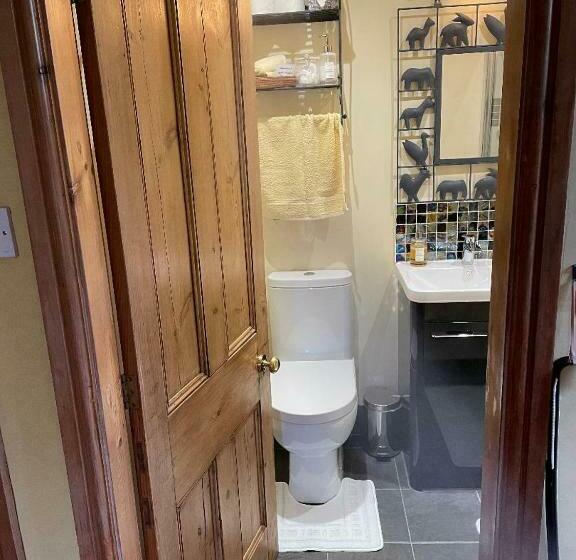 חדר קומפורט לשלושה, Castle Farmhouse Bed And Breakfast