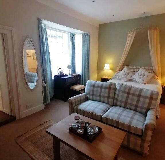 اتاق لوکس با تخت بزرگ, Anzac Street B+bistro