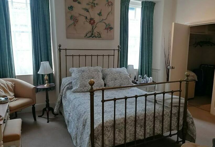 اتاق استاندارد, Anzac Street B+bistro