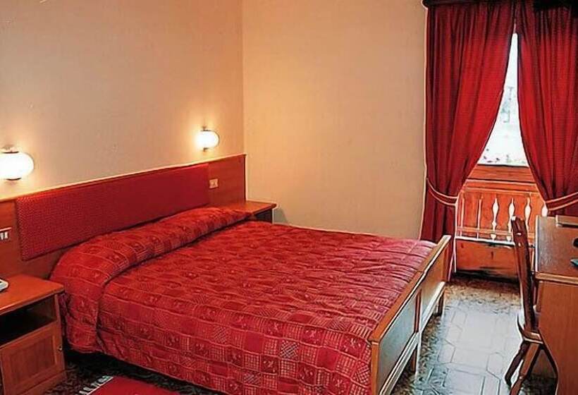 اتاق استاندارد سه نفره, Baita Della Luna