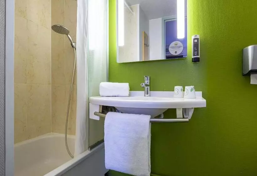 スタンダード４人部屋, B&b Hotel Chartres Le Forum