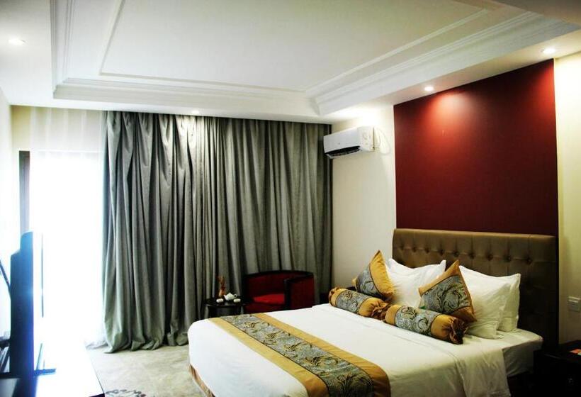 سوییت لوکس, Bintumani