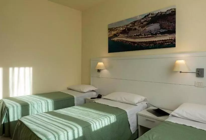 Camera Tripla Classica, Euromare