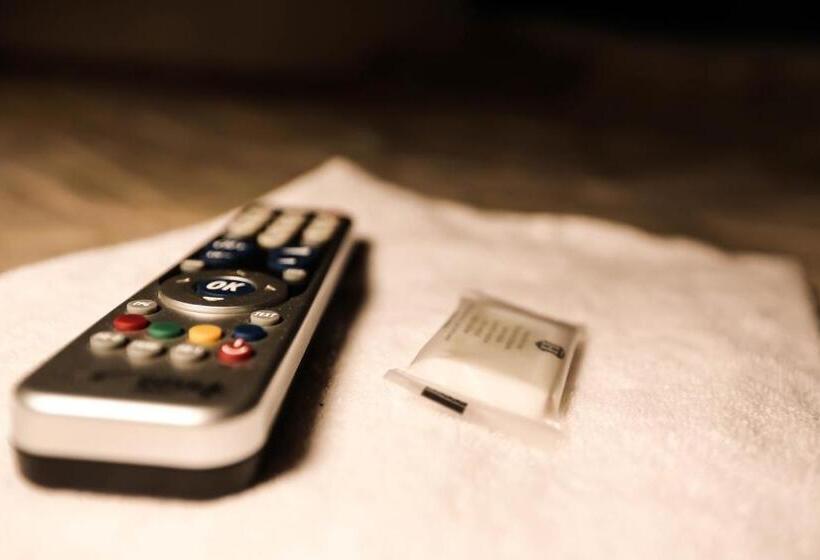 バス共有のスタンダードルーム, Europe Blv