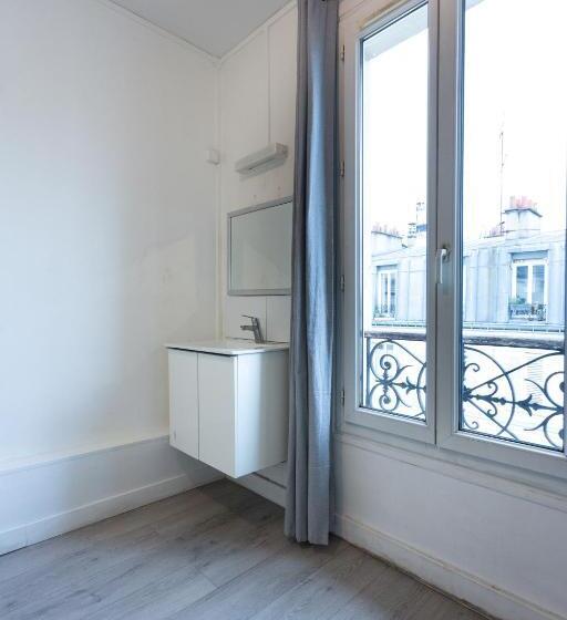 バス共有のスタンダードルーム, Europe Blv